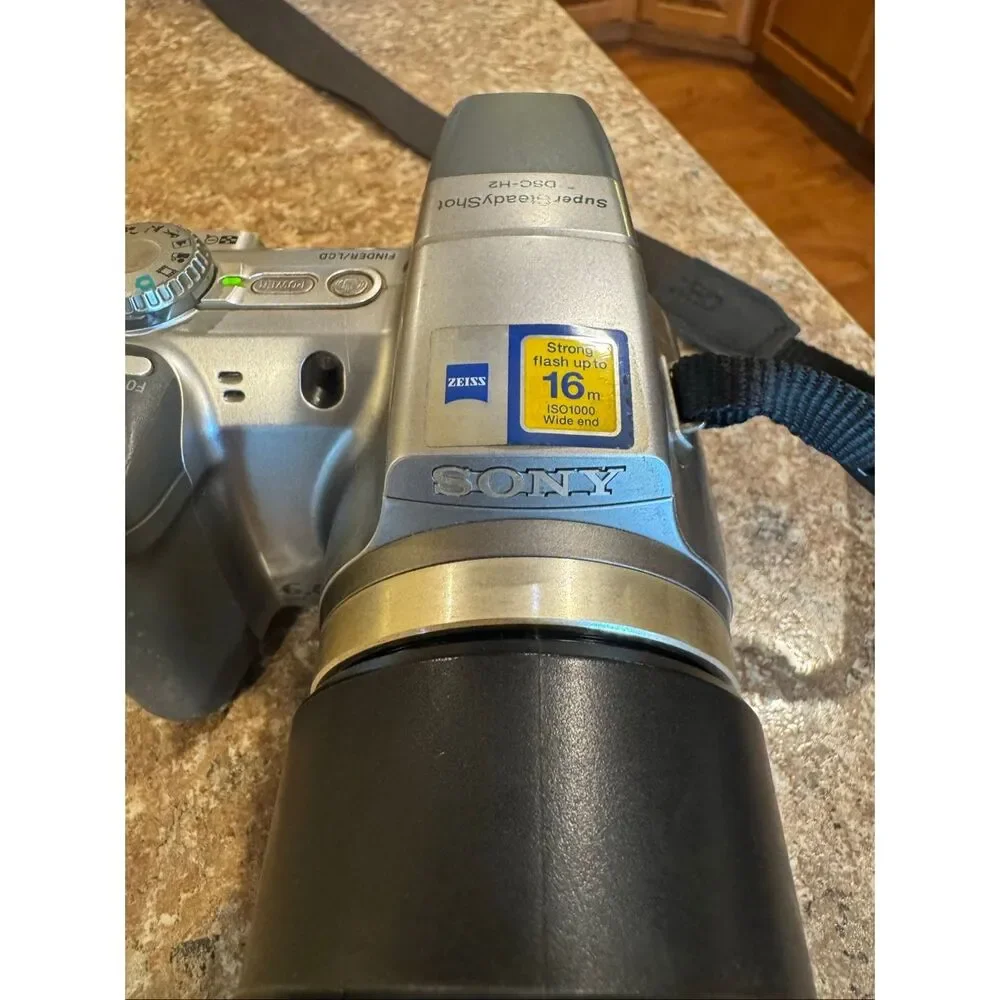Sony Cyber-shot DSC-H2 6.0MP Digital Camera 12x Optical Zoom Carl Zeiss Lens Tes